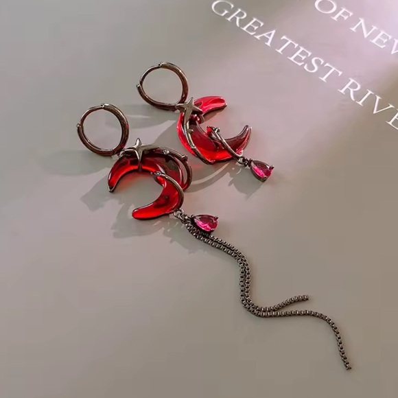 Gothic Red Blood Moon Earrings - Picture 5 of 16